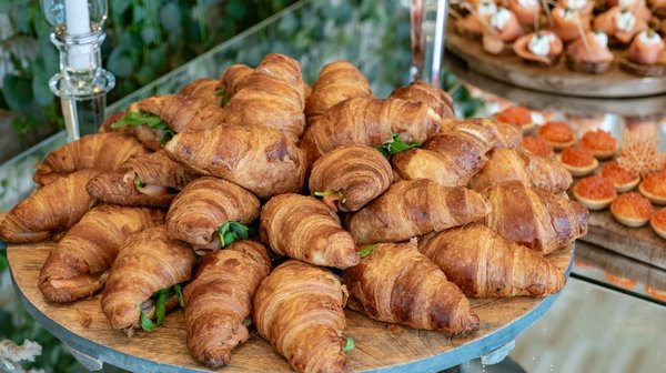 What are the best places to score deals on UK kitchen lighting?